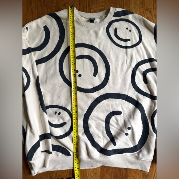 WILD FABLE Smiley Face Cream Pullover - Picture 8 of 10